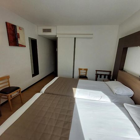 Cevenol Hotel Мийо Екстериор снимка