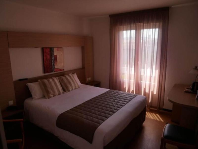 Cevenol Hotel Мийо Екстериор снимка