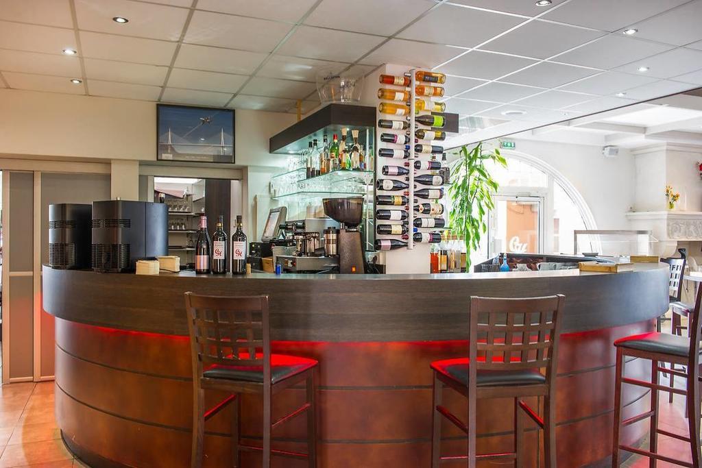 Cevenol Hotel Мийо Екстериор снимка