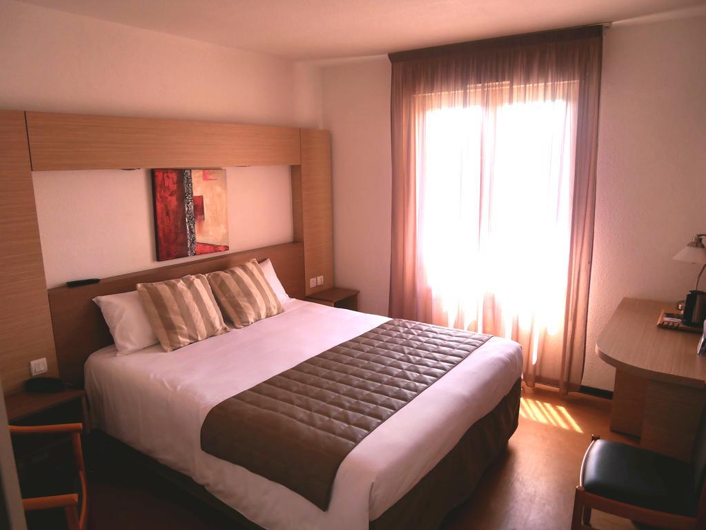Cevenol Hotel Мийо Екстериор снимка